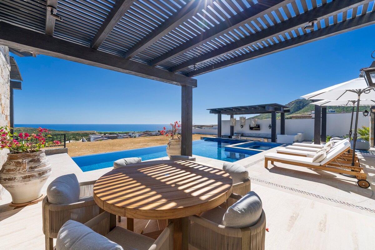 Stylish New Modern 5BR Villa @ Quivira