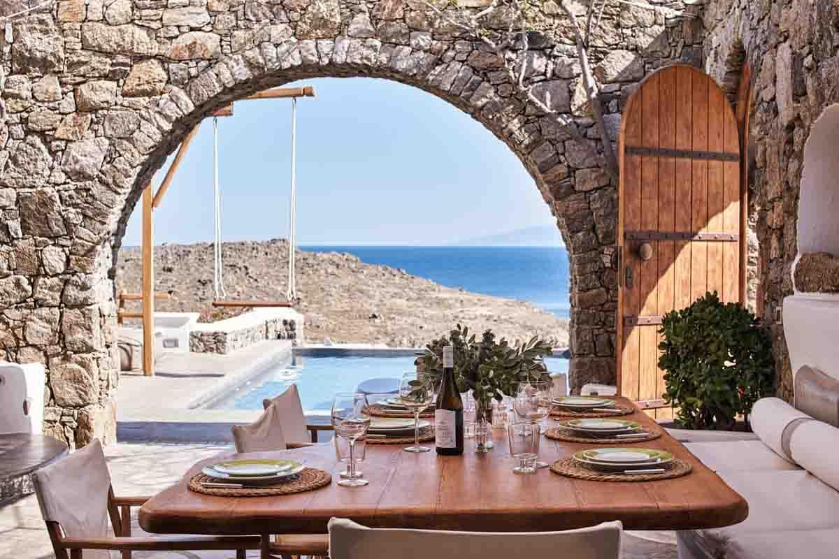 Private Cliffside Villa, 150 meters from the beach