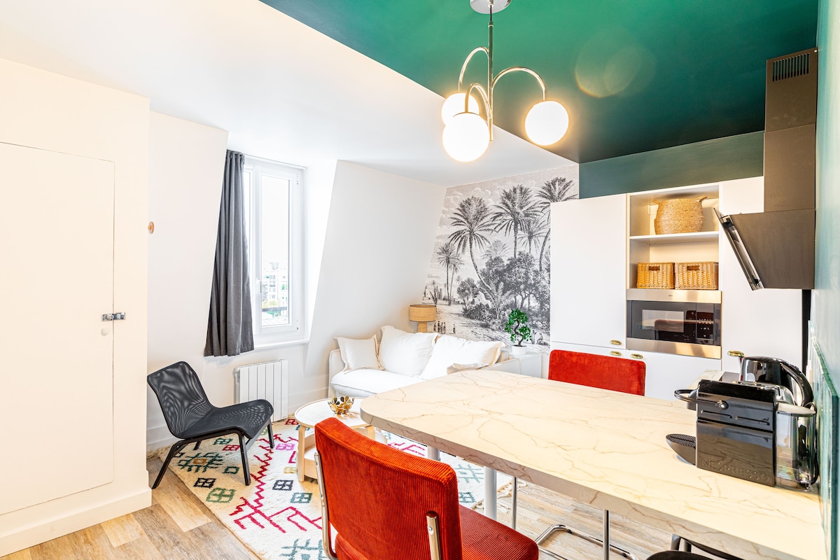 Elegant and unique 1 bed at the Grands Boulevards
