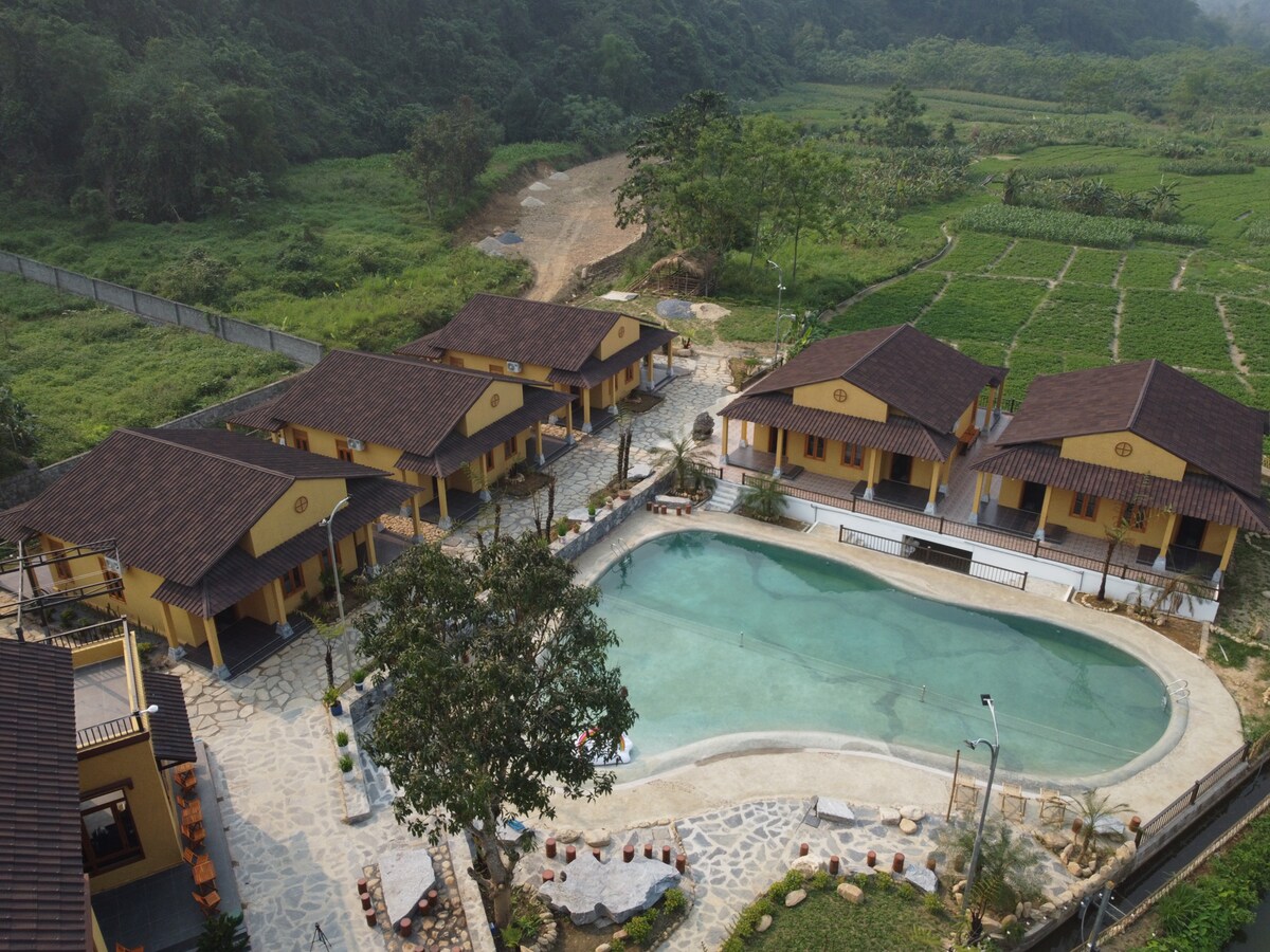 Family Suite-Breakfast-Pool View Ha Giang