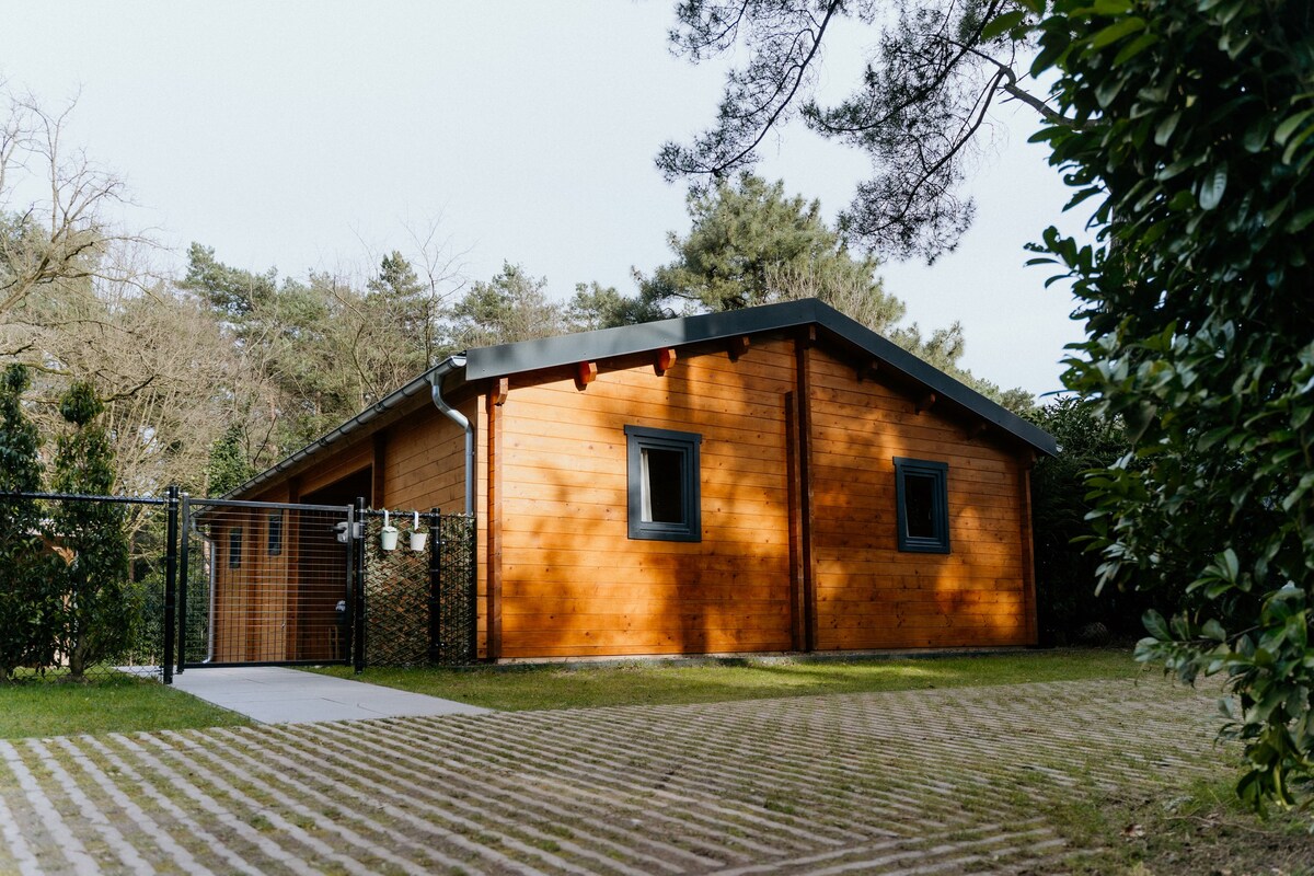 Forest Lodge with Sauna and Hot Tub