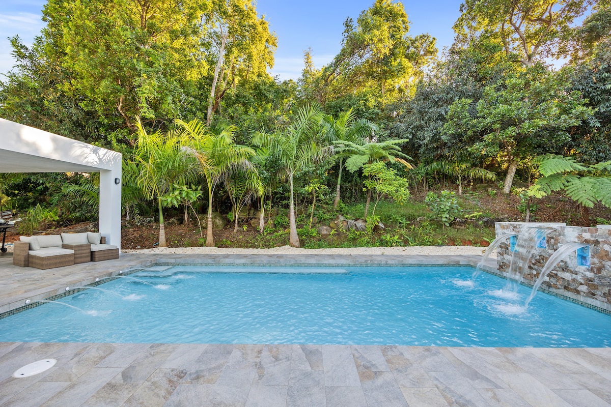 ZEN HOUSE, mountain Estate, pool