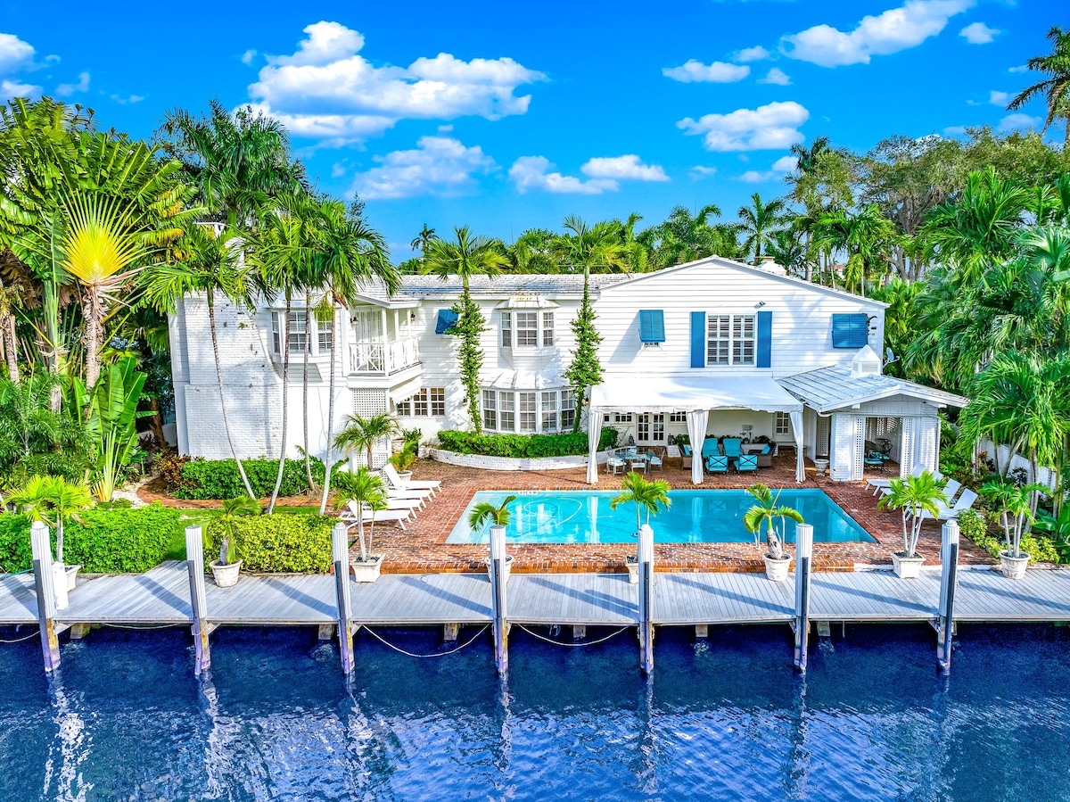 Waterfront Mansion+Heated Pool+Walk 2 Beach/Shops!