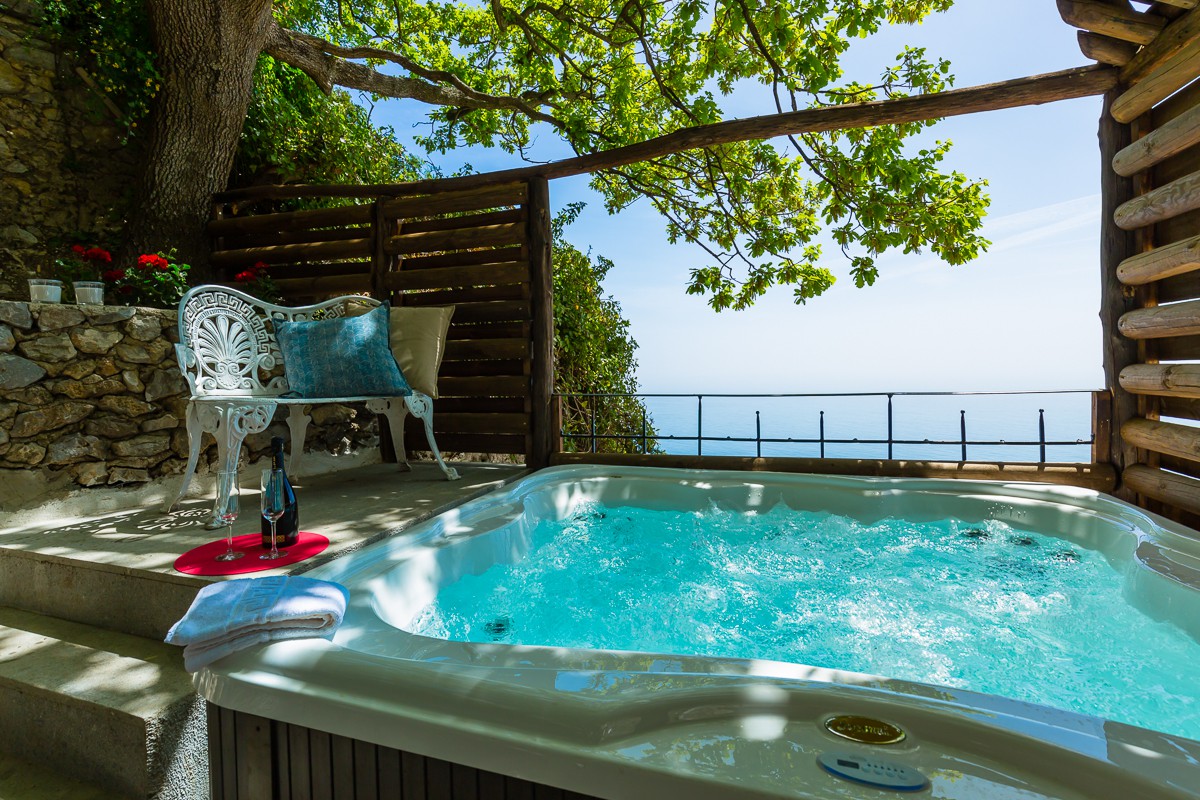 Amalfi Coast villa with sea view heated Jacuzzi