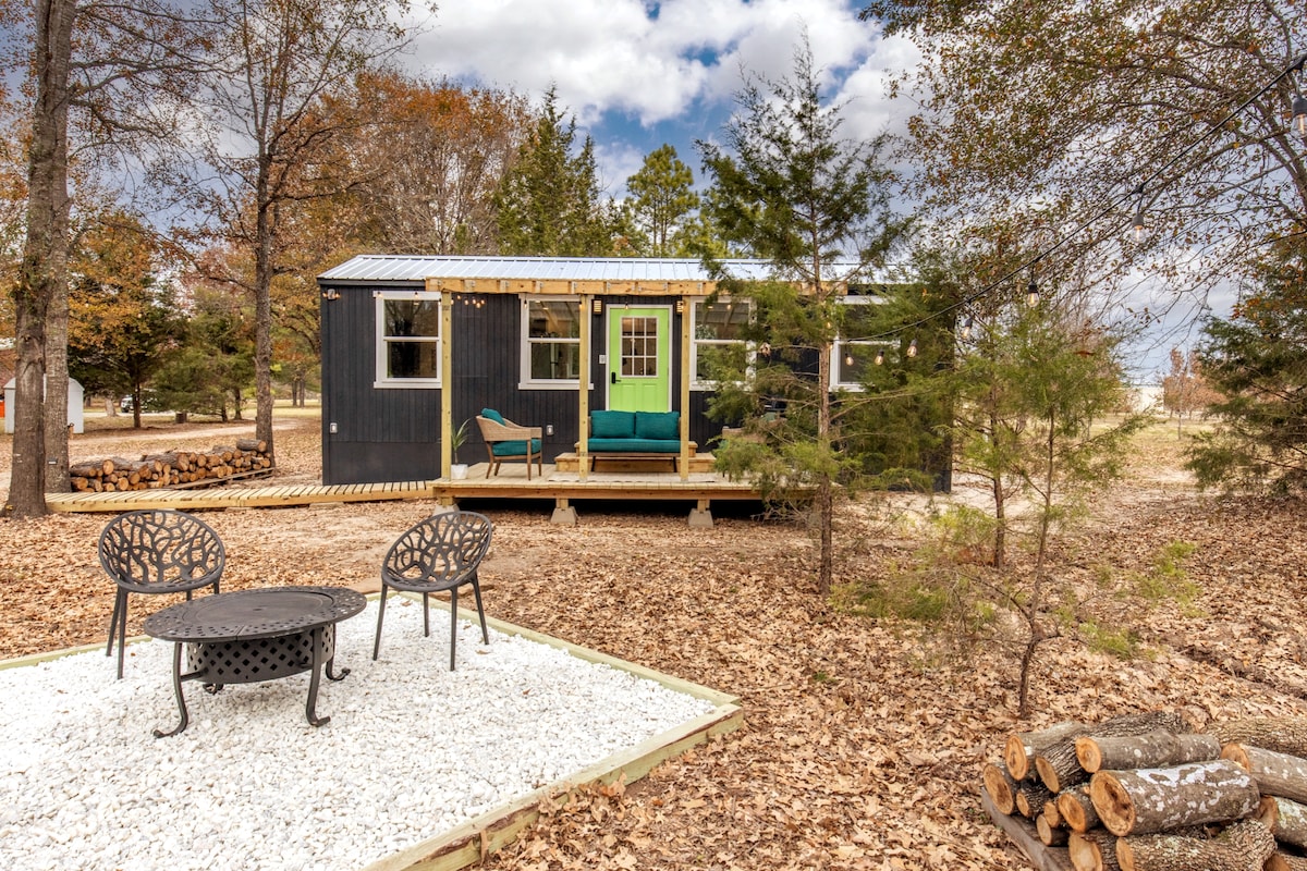 Cozy Cabin, Queen Bed