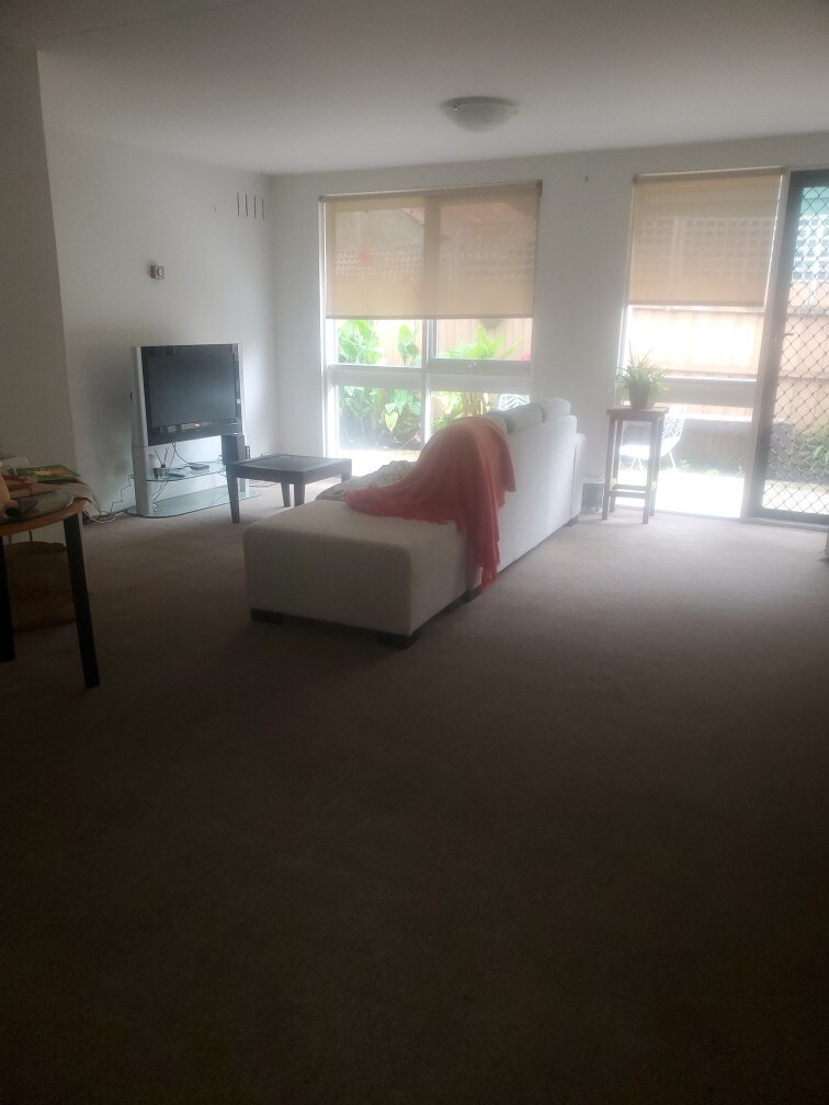 Unit close to Melbourne CBD.