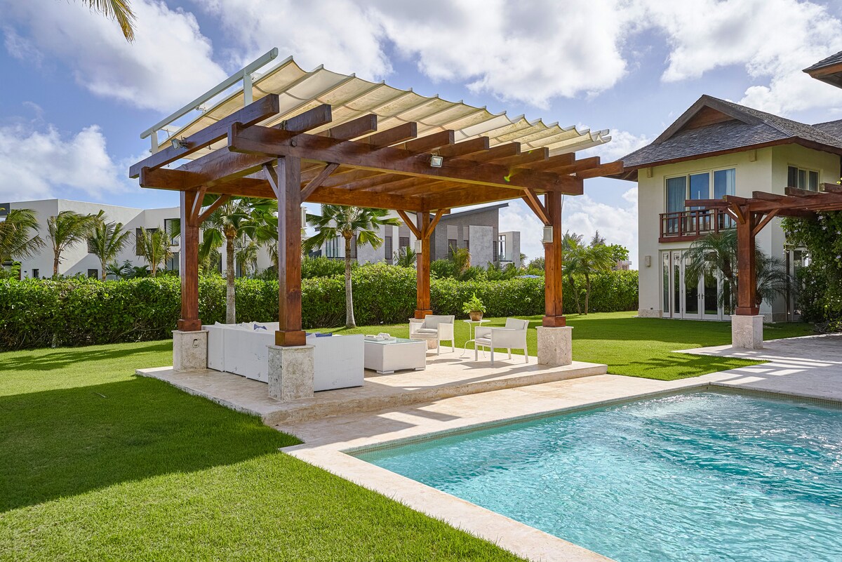 Sunny Oasis Villa in Cap Cana