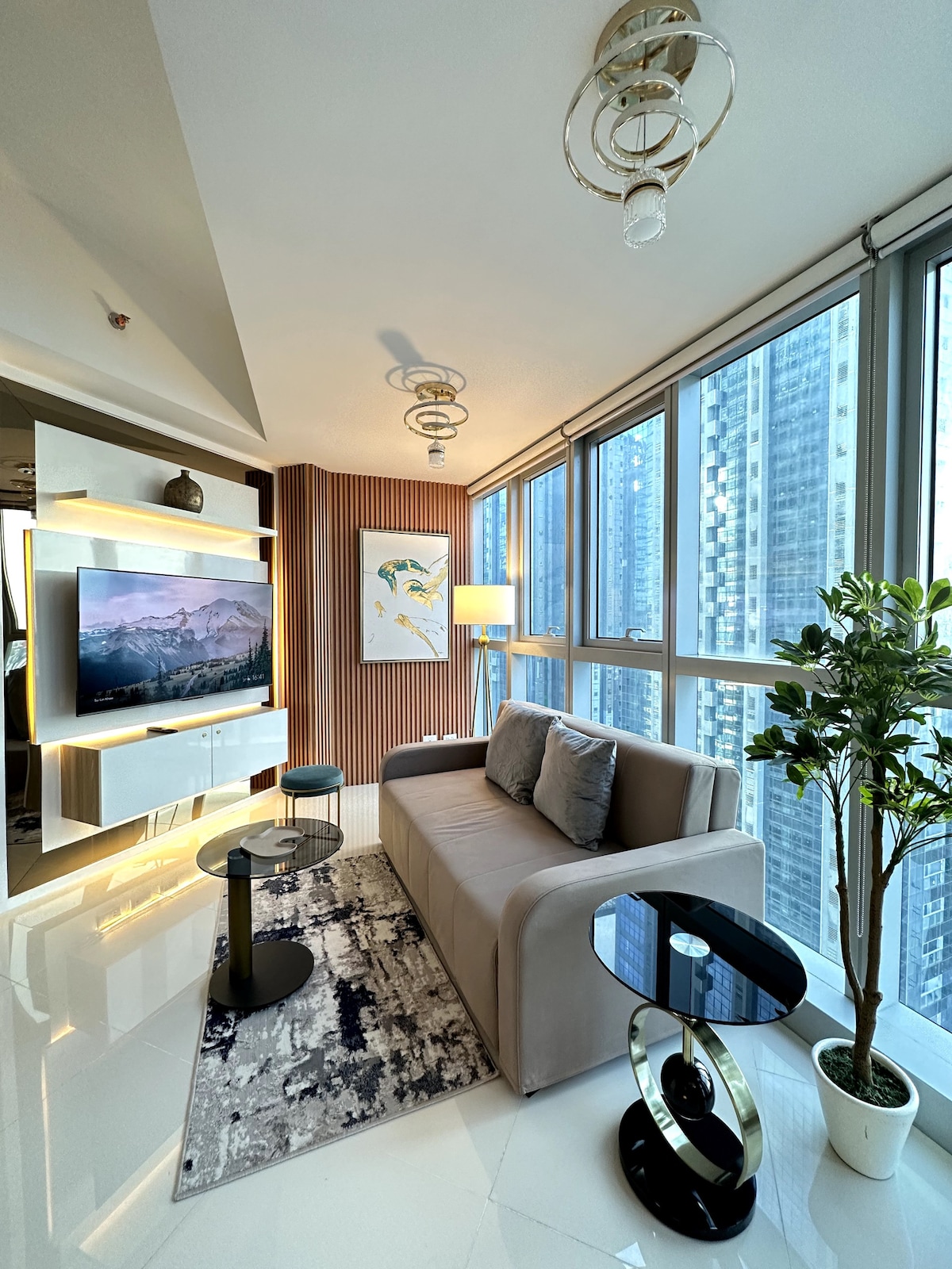 Urban 2BR Modernity: Your City Escape in BGC!