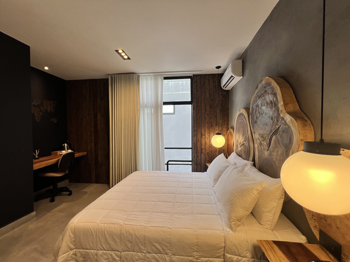 Deluxe Room 604