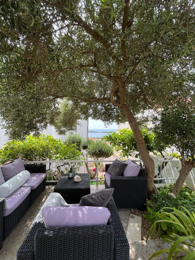 Apartment Tino with 2 beautifull teracce, sea view