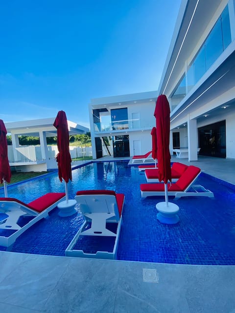 Luxury villa with 13 bedrooms