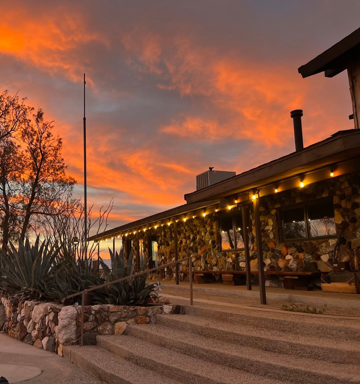 Historic, Luxurious Mojave Oasis