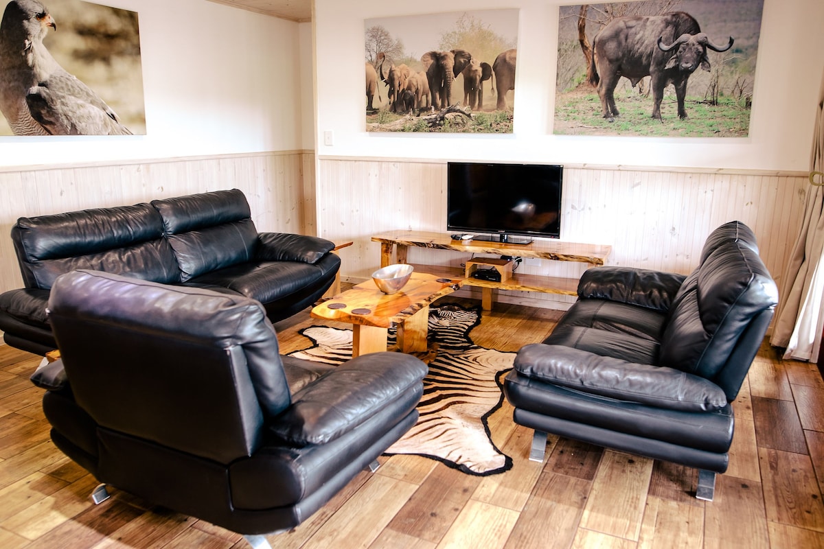 Monzi Safari Lodge -豪华3居室木屋