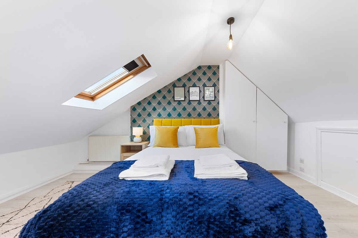 The Holloway Suite- LongTerm Stays 15% Off Sleeps4