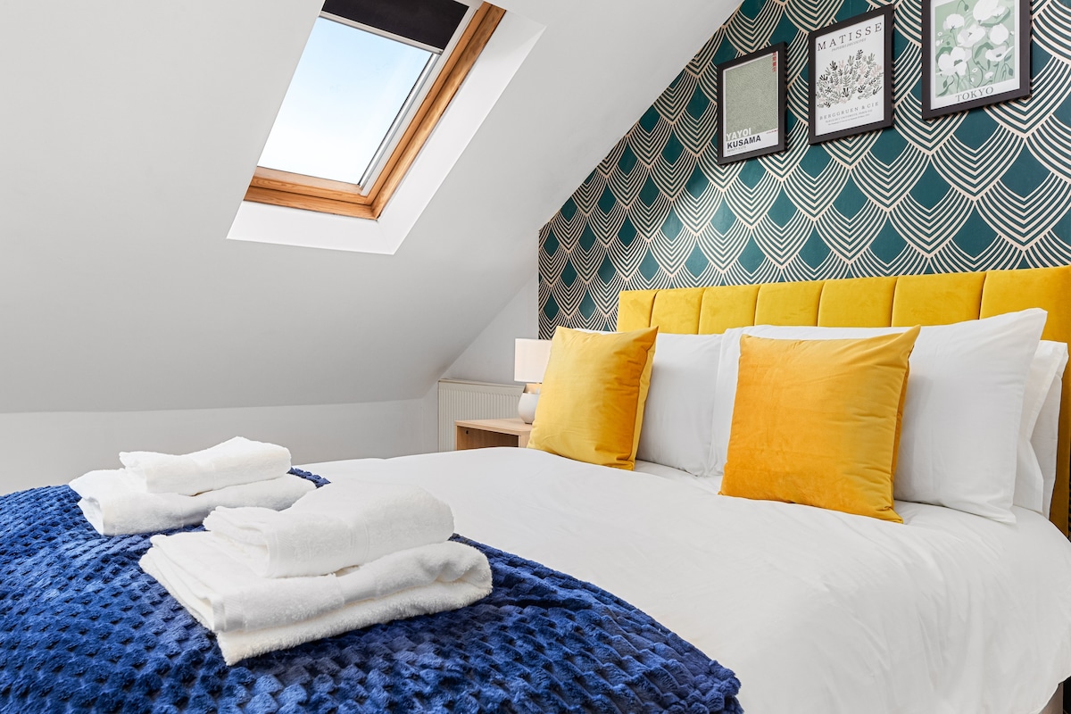 The Holloway Suite- LongTerm Stays 15% Off Sleeps4