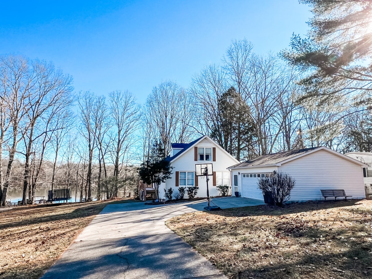 Old Hickory Hideaway Lakehouse