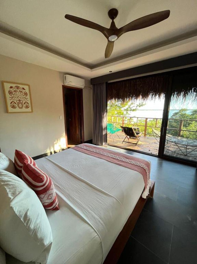 Hotel Khaban-Suite Queen con balcón y vista jardin