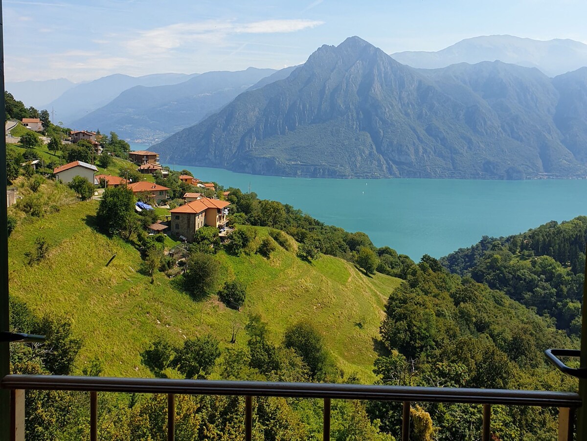 Soffio Rugiada -宽敞的露台，可欣赏湖景