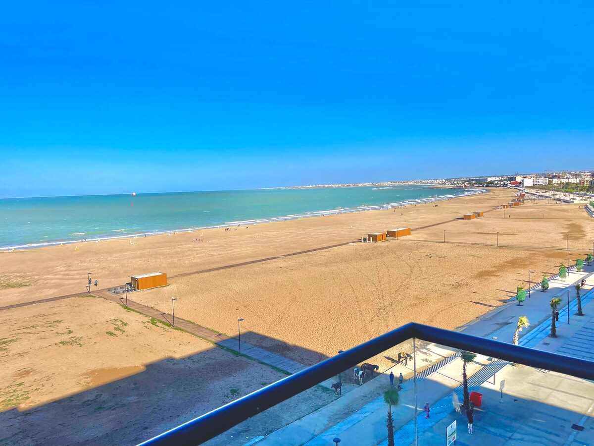 La Corniche Beach Front Apartment