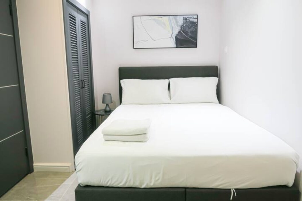 Cozy Room Suite w Wi-Fi @ Somerset/Orchard Area