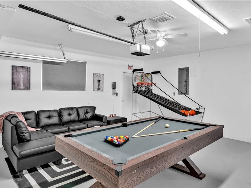 Hollywood Villa with Pool & Game Room
