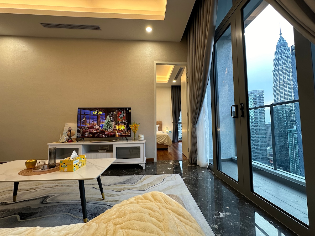 KLCC Escapade #2BR with Sky Pool, #4pax, #Wi-Fi