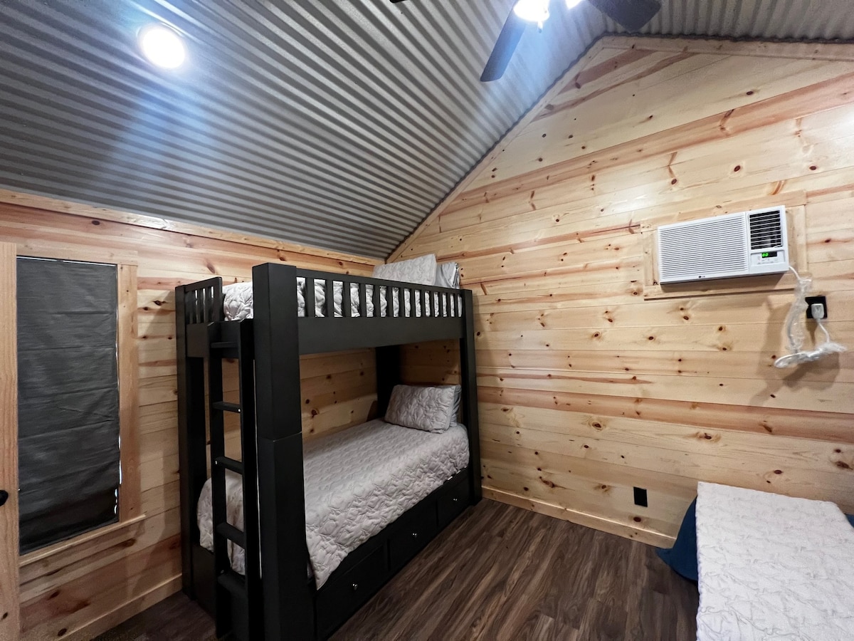 Modern Retreat Cabins