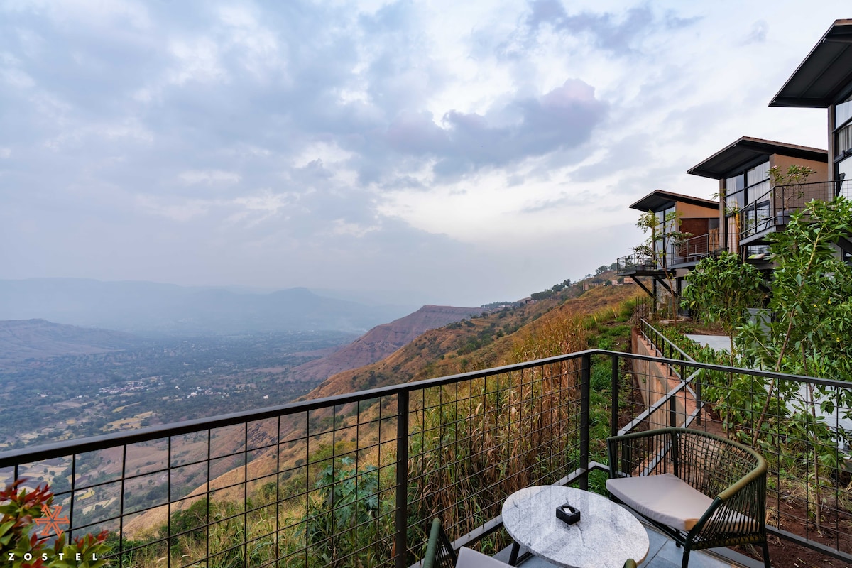 Panchgani | Deluxe Room with balcony & valley view