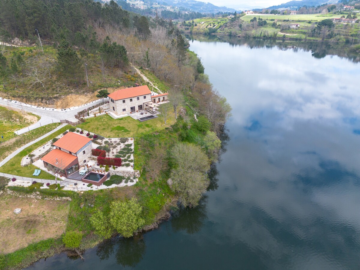 Quinta sobre o Rio com Piscina - Casa da Garça