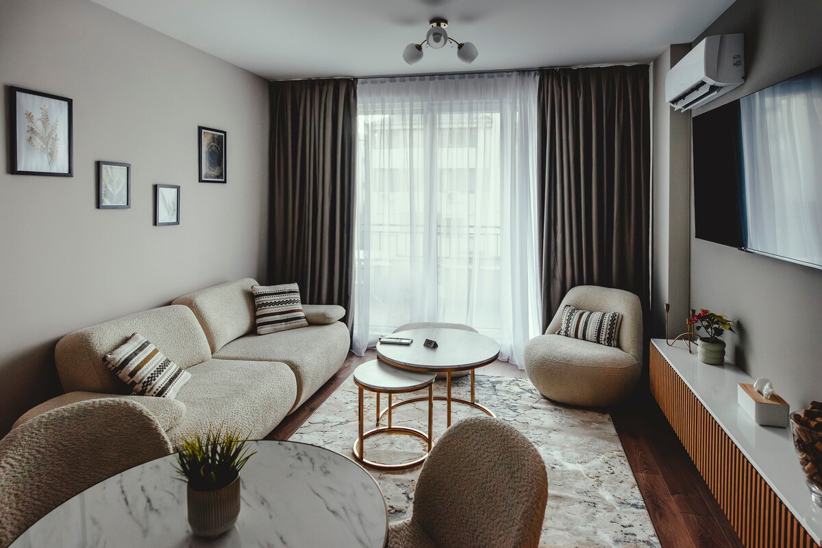 Elegant Living Apartment 1