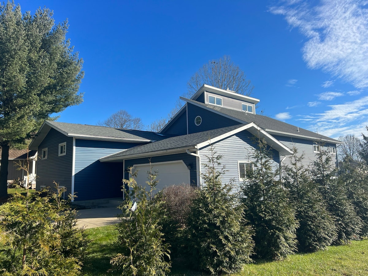 Apple Valley Lakefront Retreat