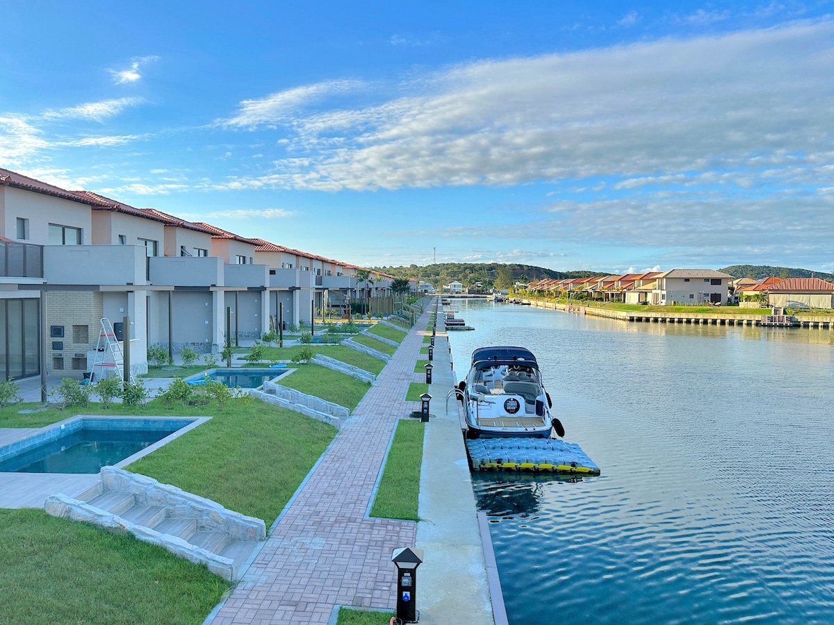 Club Condominium|Private Marina|Spacious