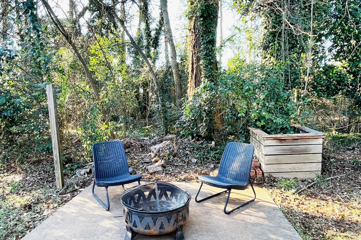 Save $ this Weekend+Fire Pit+Pets Welcome