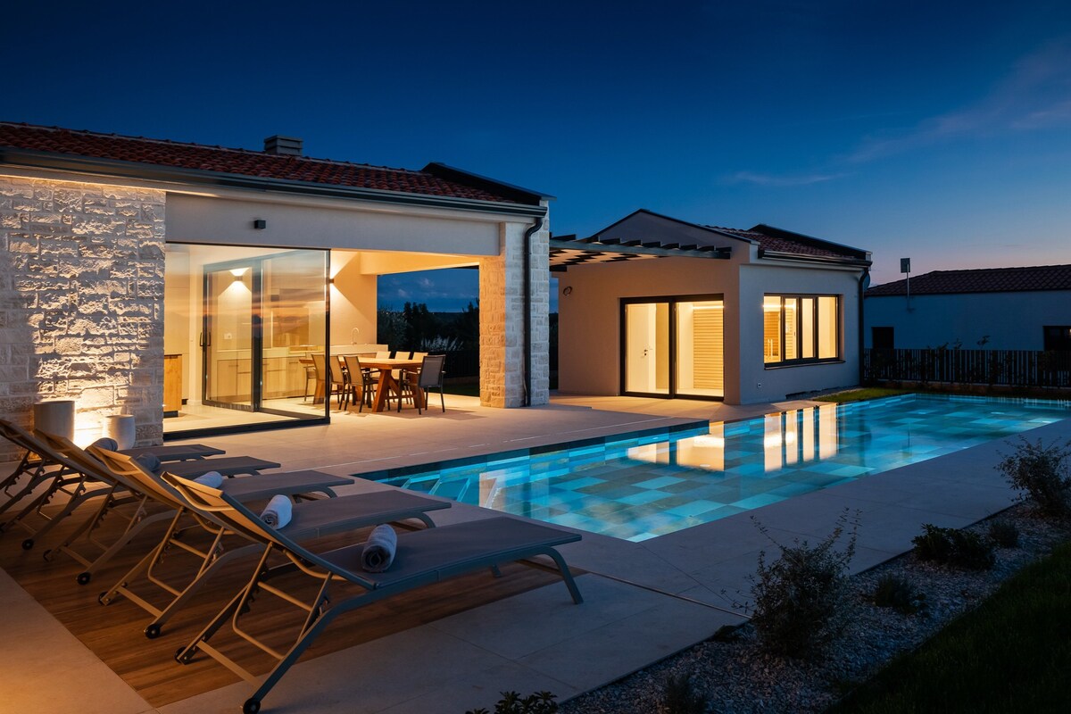 Villa 20minutes - private pool & sauna
