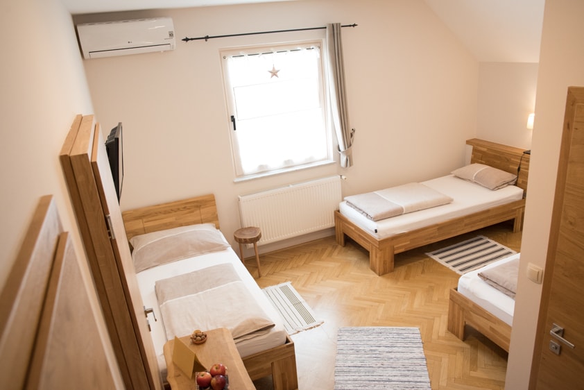 Deluxe Triple Room in Dvorec B&B & Local Breakfast