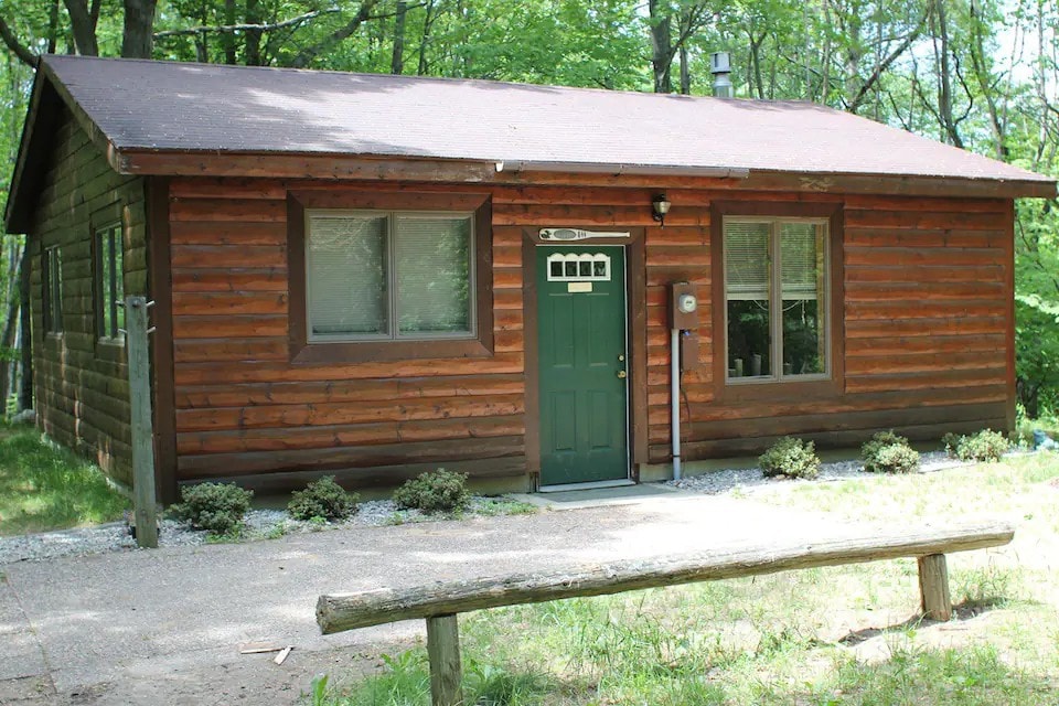 Cabin in Manistee National Forest near PM River