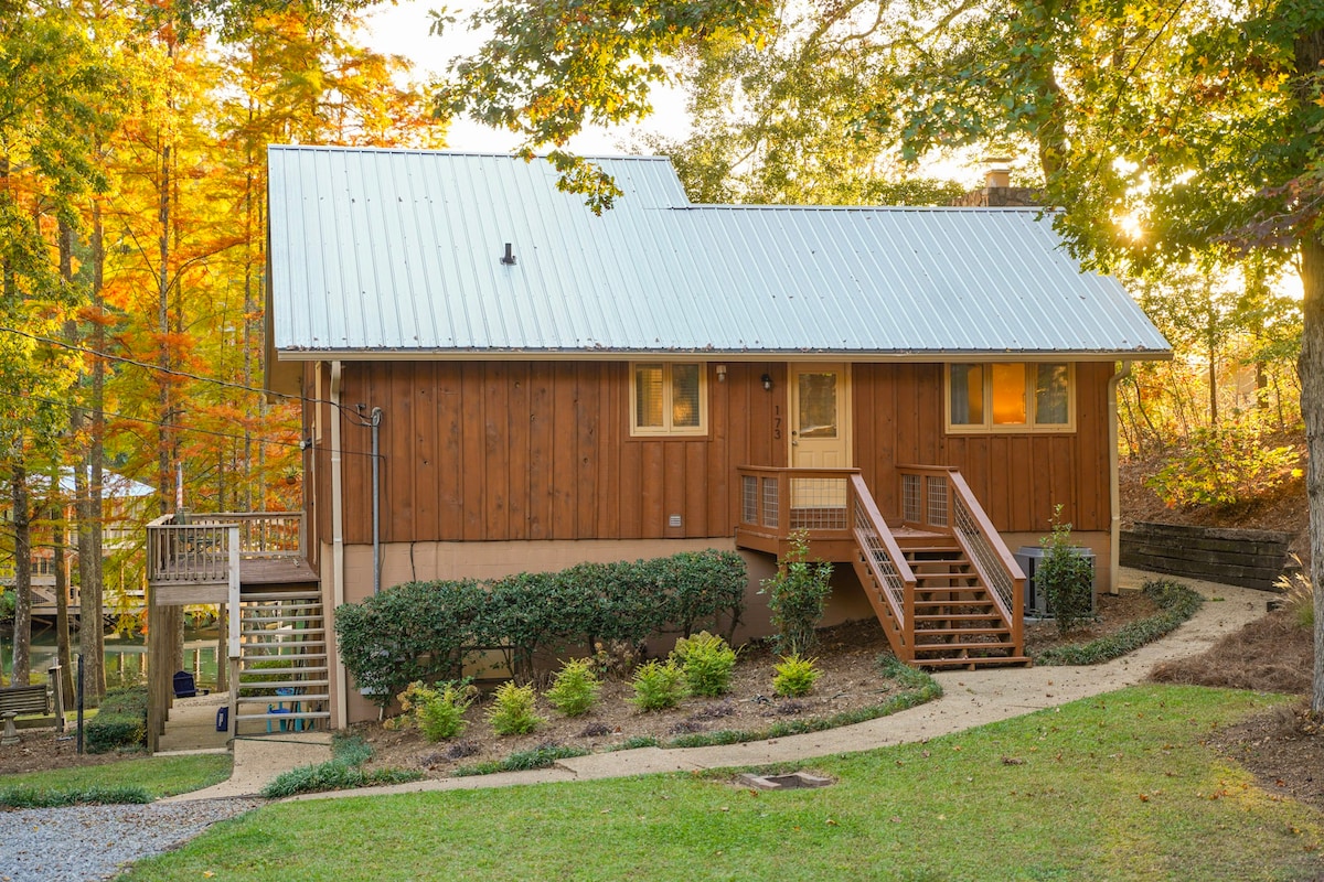 Cabin at Lake Martin