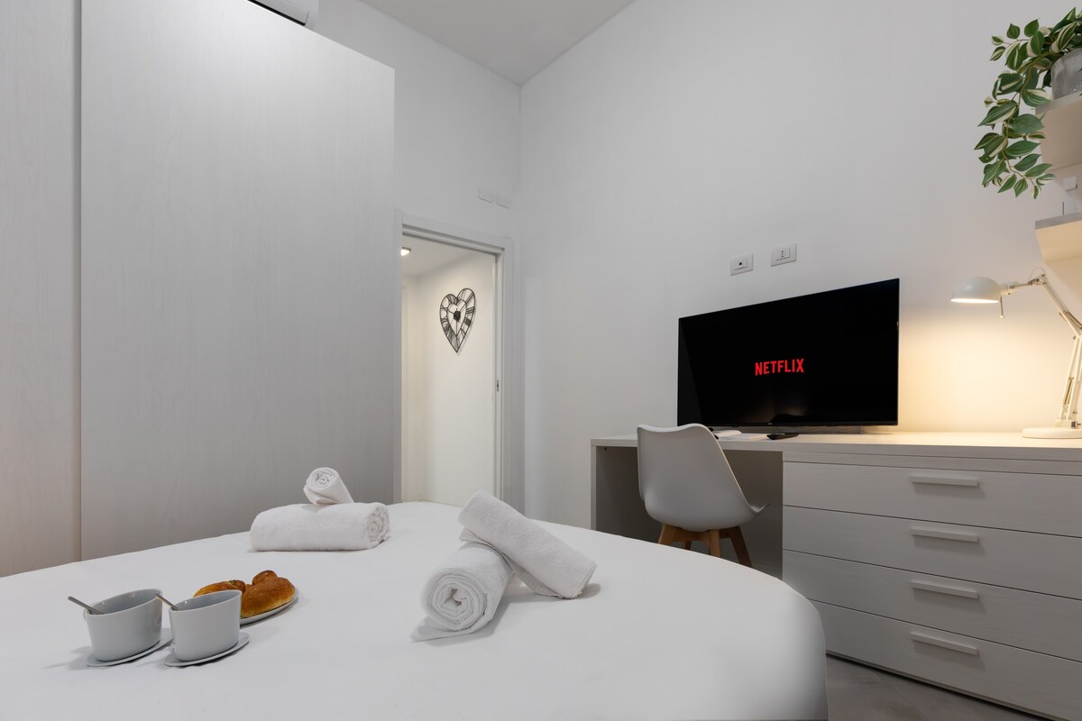three-suite Milano with free Netflix and fast WIFI
