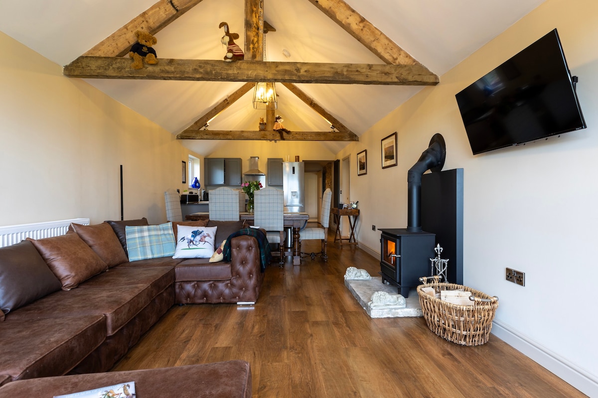 The Dovecote Cottage, Near Malton with Hot Tub