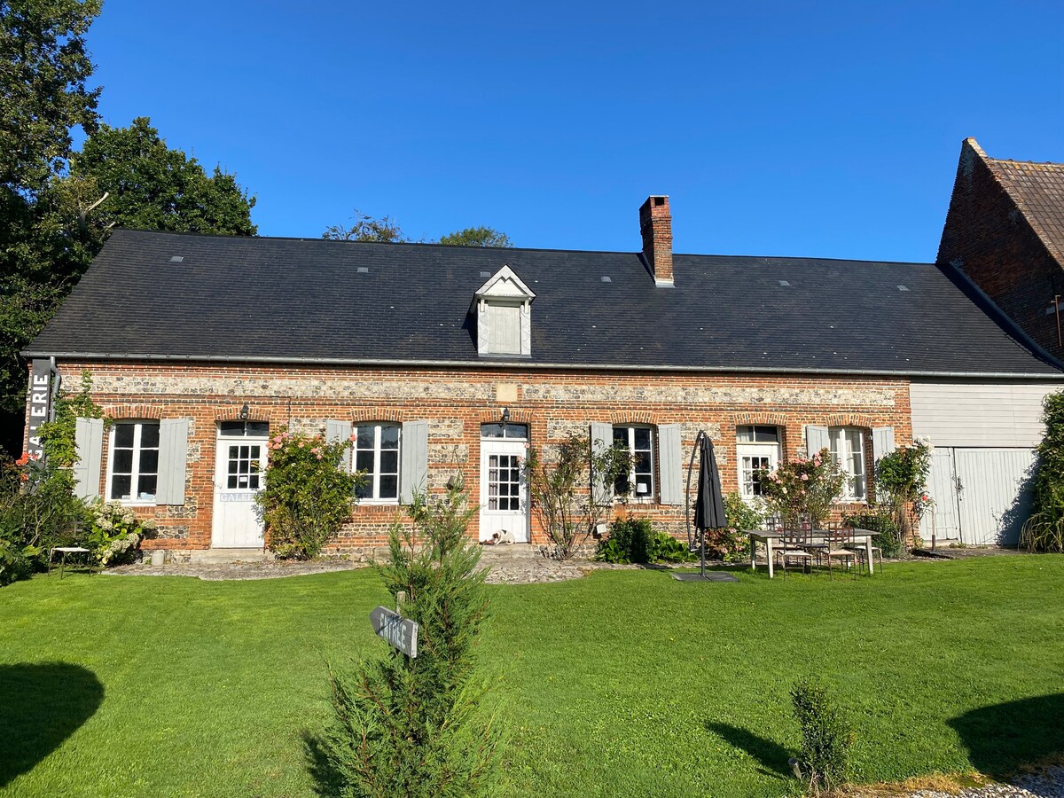 Varengeville sur Mer  rue Eglise