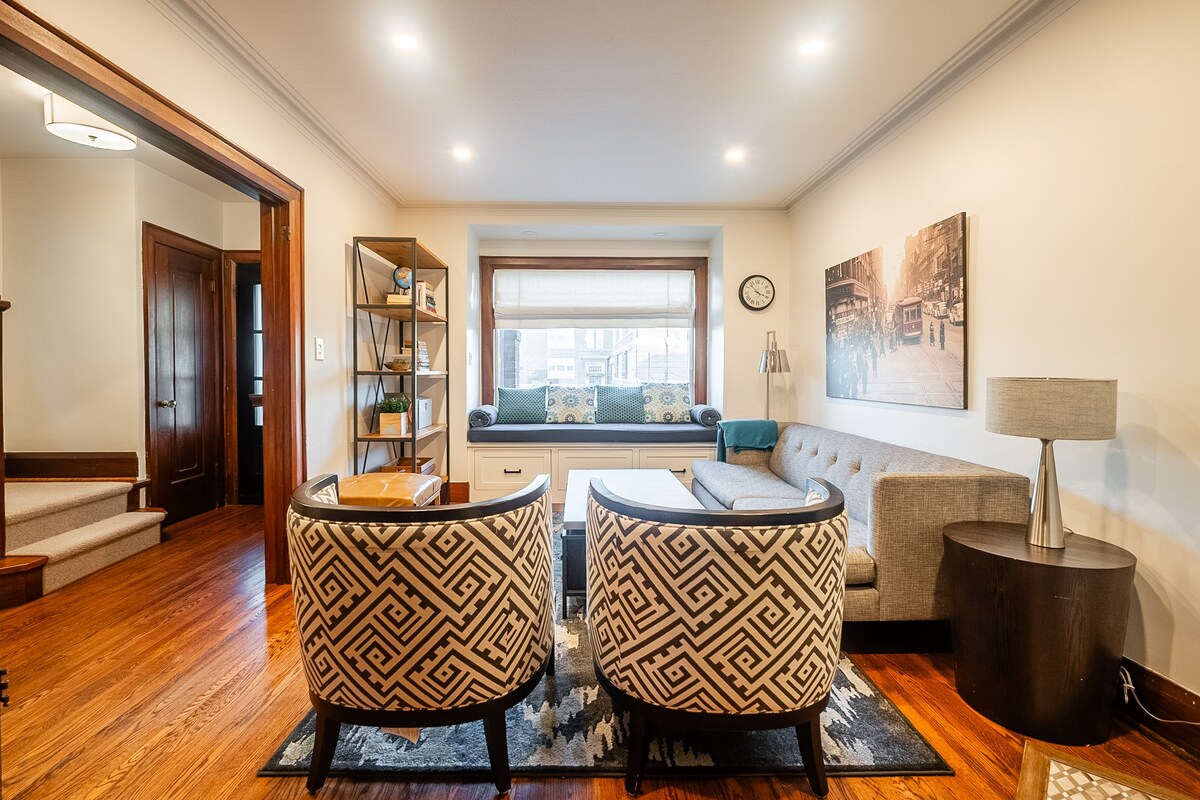 Stylish 3BR House in Trendy Bloor West w/ Parking