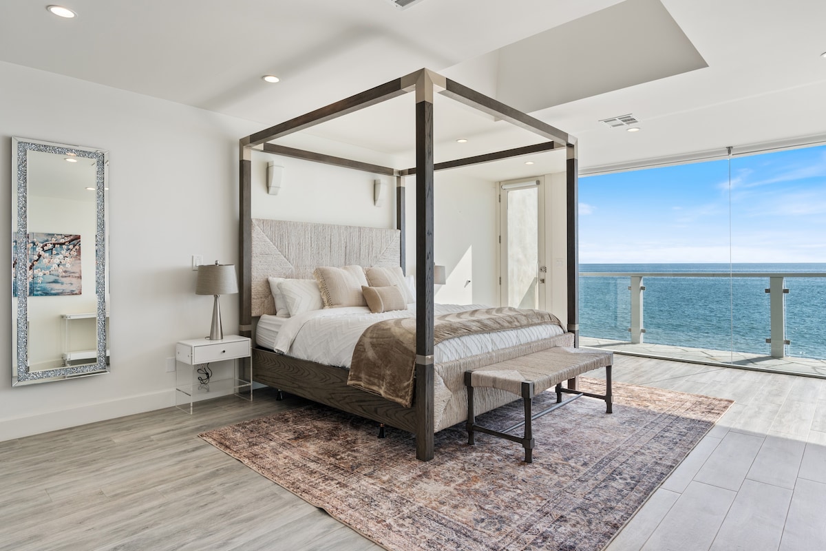 Malibu Beachfront Retreat with Deck + Sunset Views