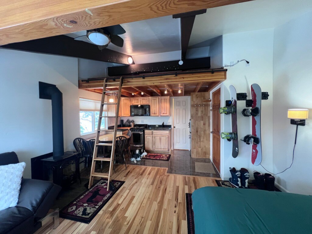 Mogul Hill Ski Condo