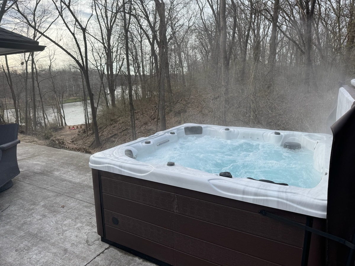 RiverEdge Haven: Hot Tub, 5 Beds, Kayaks near ND