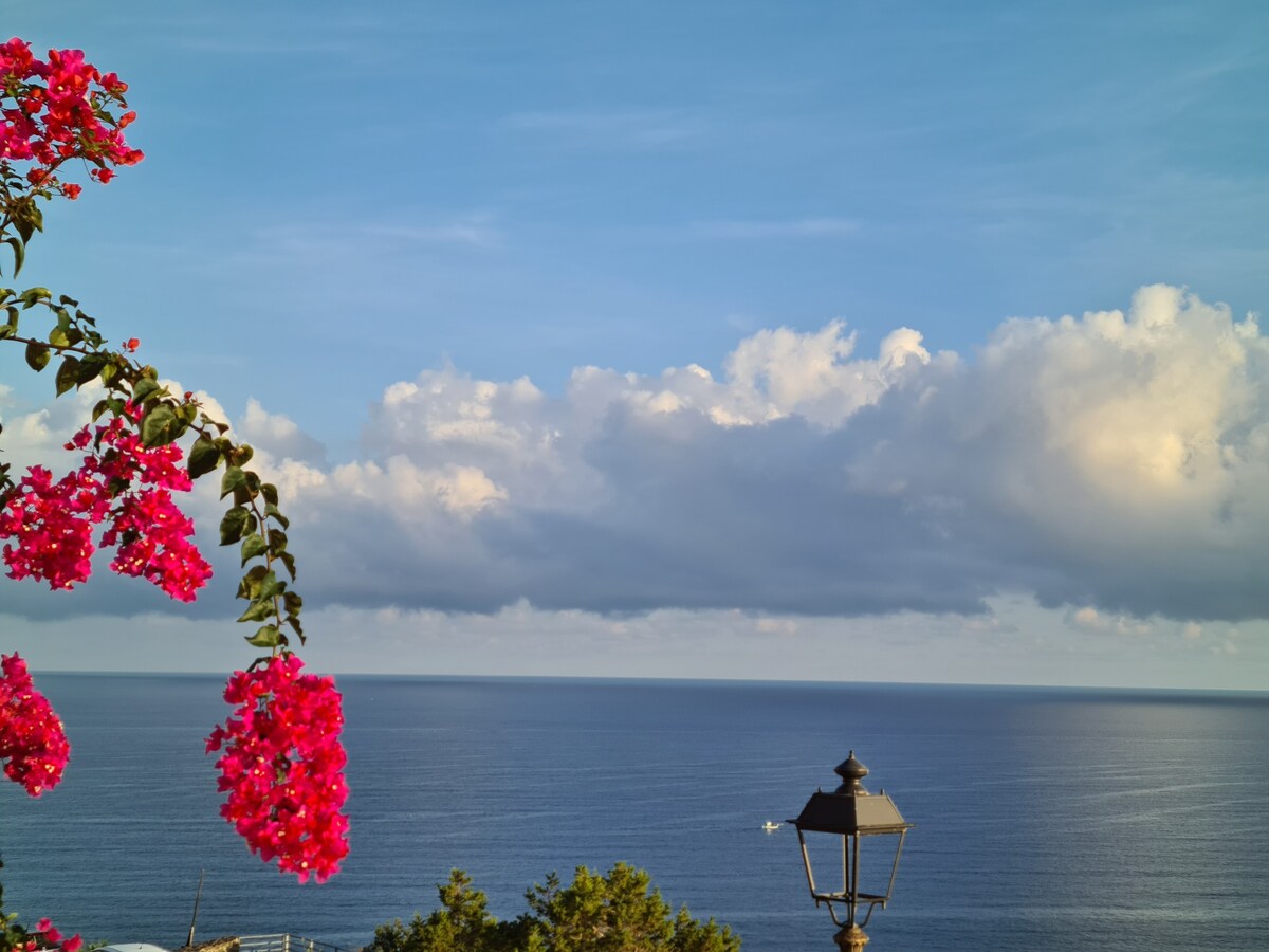 Romantica sul Mare nel Borgo Antico