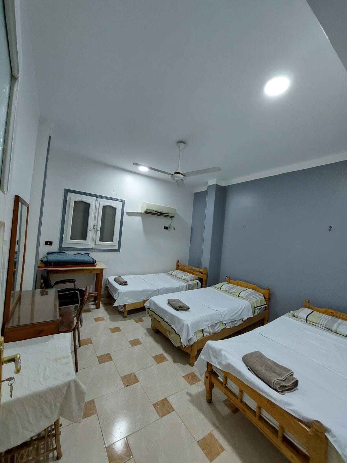 David hostel triple room for friends families