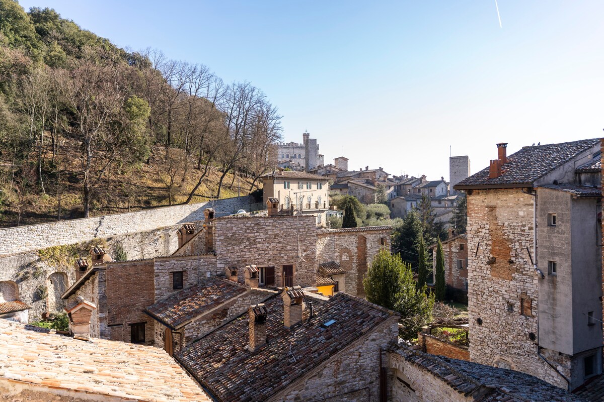 [Elegante Appartamento] - in Pieno Centro a Gubbio