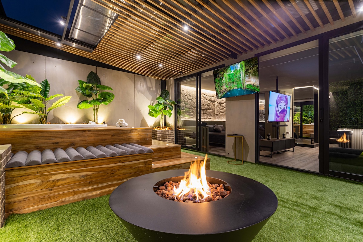 Luxury Apt W/ HotTub + FirePit on Private Terrace