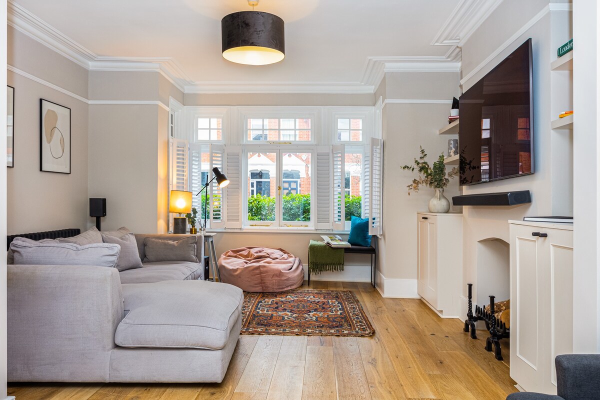 Stunning 5BR Home, SW London, 5 min Twickenham St.