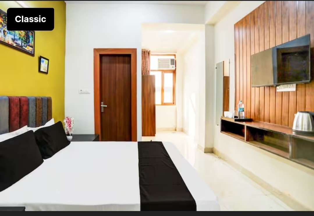 Galaxy PG/Guest House/1RK Flat/Hotel/ Noida.